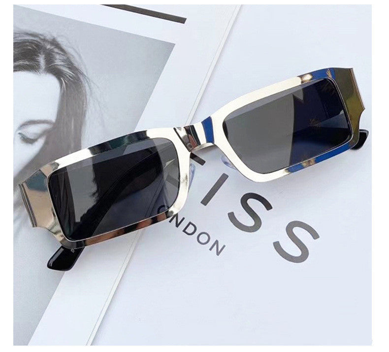 silver-frame-gray-flakes