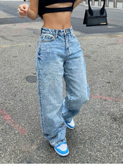 European And American Slim Fashion Jeans Woman front view