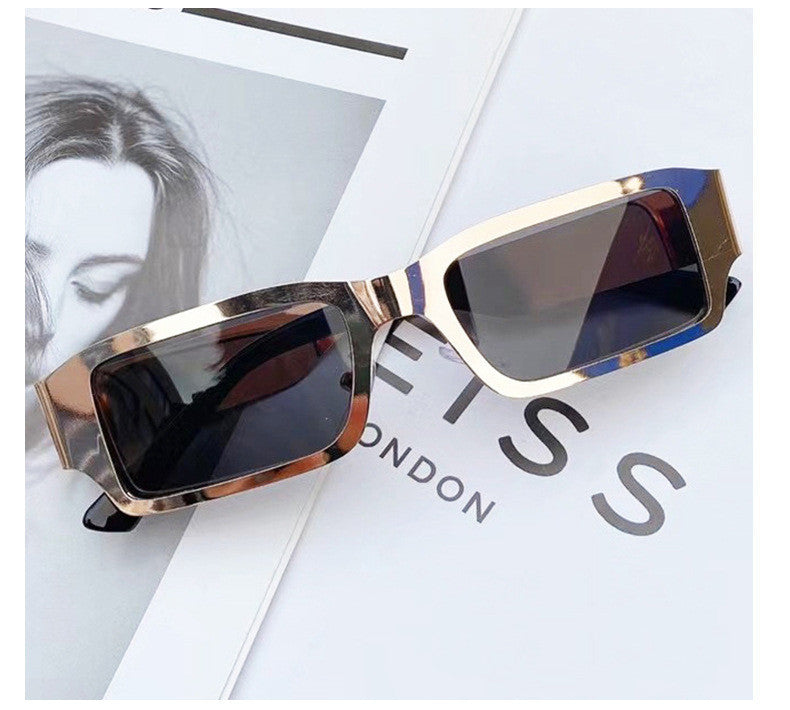 gold-frame-gray-piece